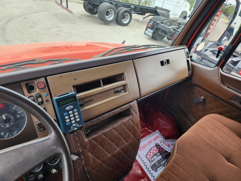 MERCEDES-BENZ L-2318 3-Eixos 2p (diesel)