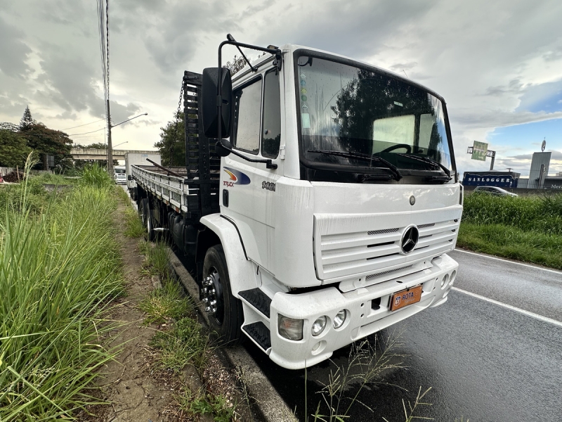 MERCEDES-BENZ 1420 3-Eixos 2p (diesel)