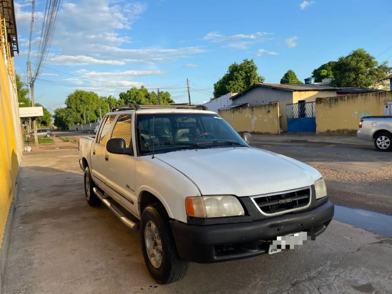 GM - Chevrolet S10 Pick-Up 2.5 4x2 CD TB Max HST Dies
