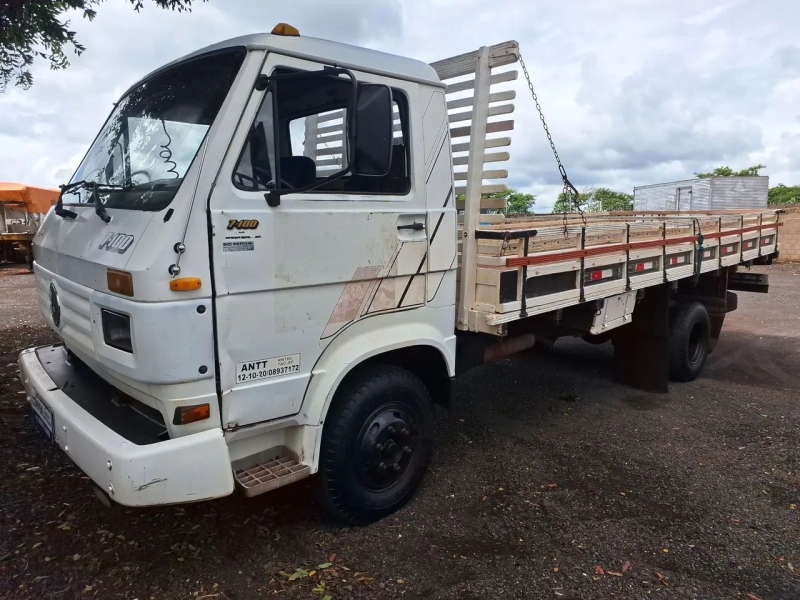 VOLKSWAGEN 7-100 2p (diesel)