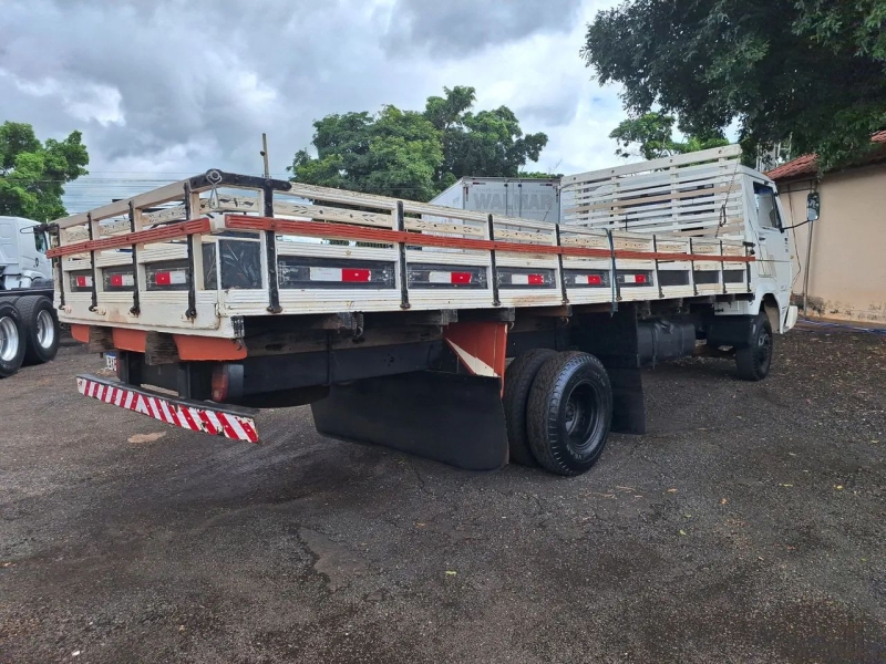 VOLKSWAGEN 7-100 2p (diesel)