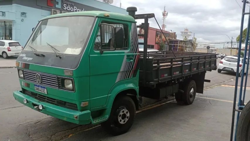 VOLKSWAGEN 6-90 2p (diesel)
