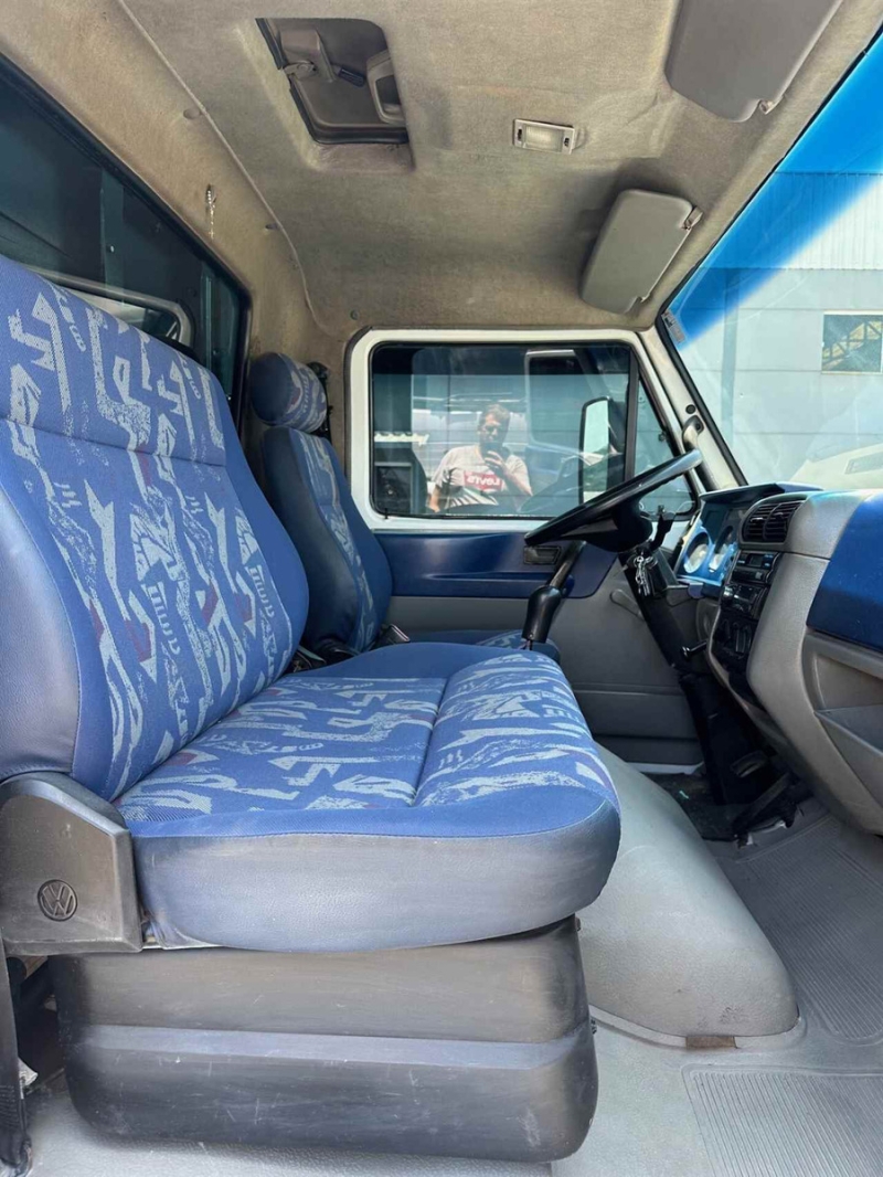 VOLKSWAGEN 8-150 E Delivery 2p (diesel)