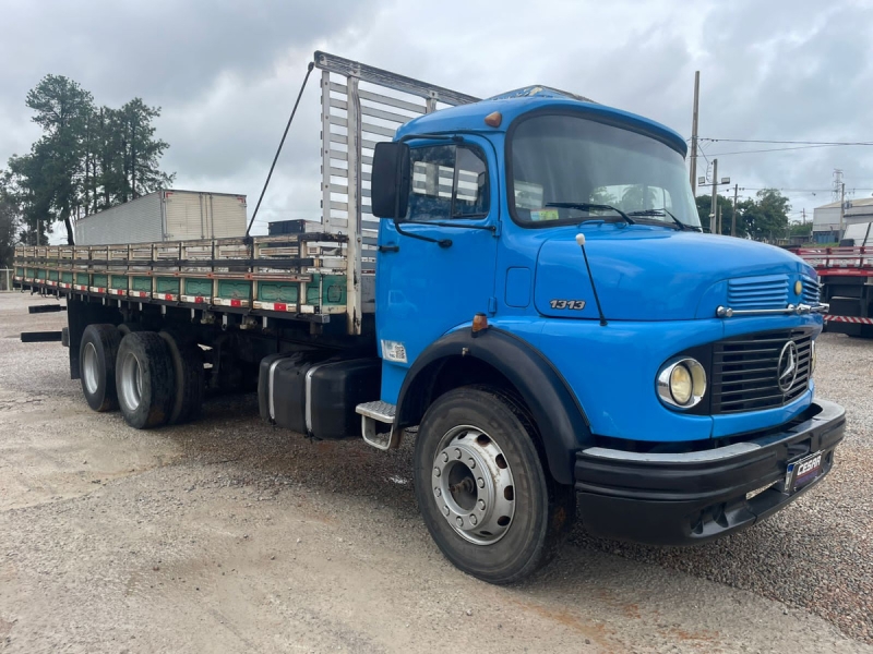 MERCEDES-BENZ L-1313 3-Eixos 2p (diesel)