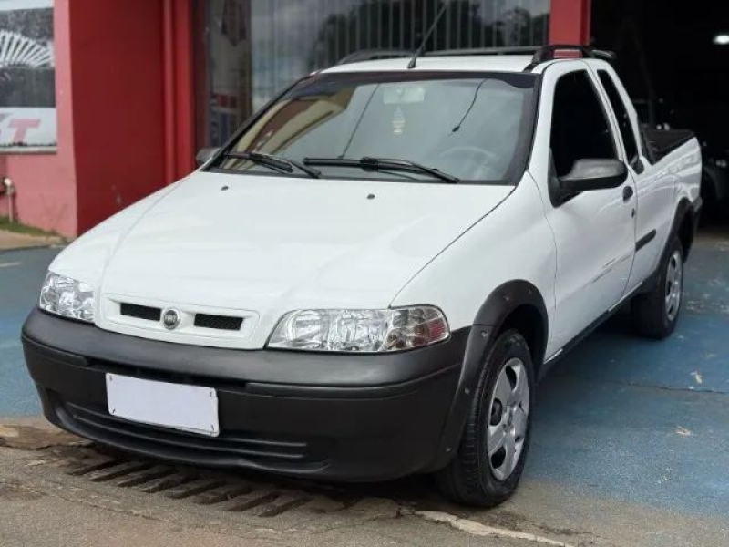 Fiat Strada Trekking 1.6 16V Flex CE