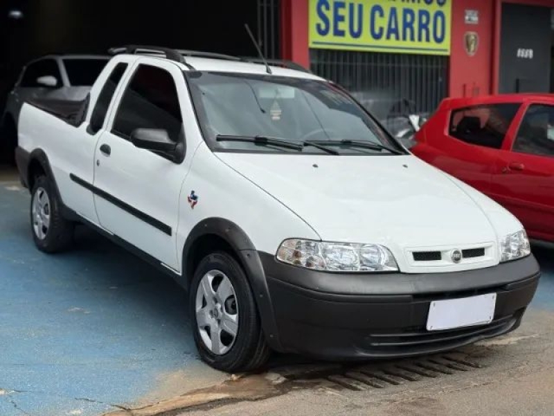 Fiat Strada Trekking 1.6 16V Flex CE