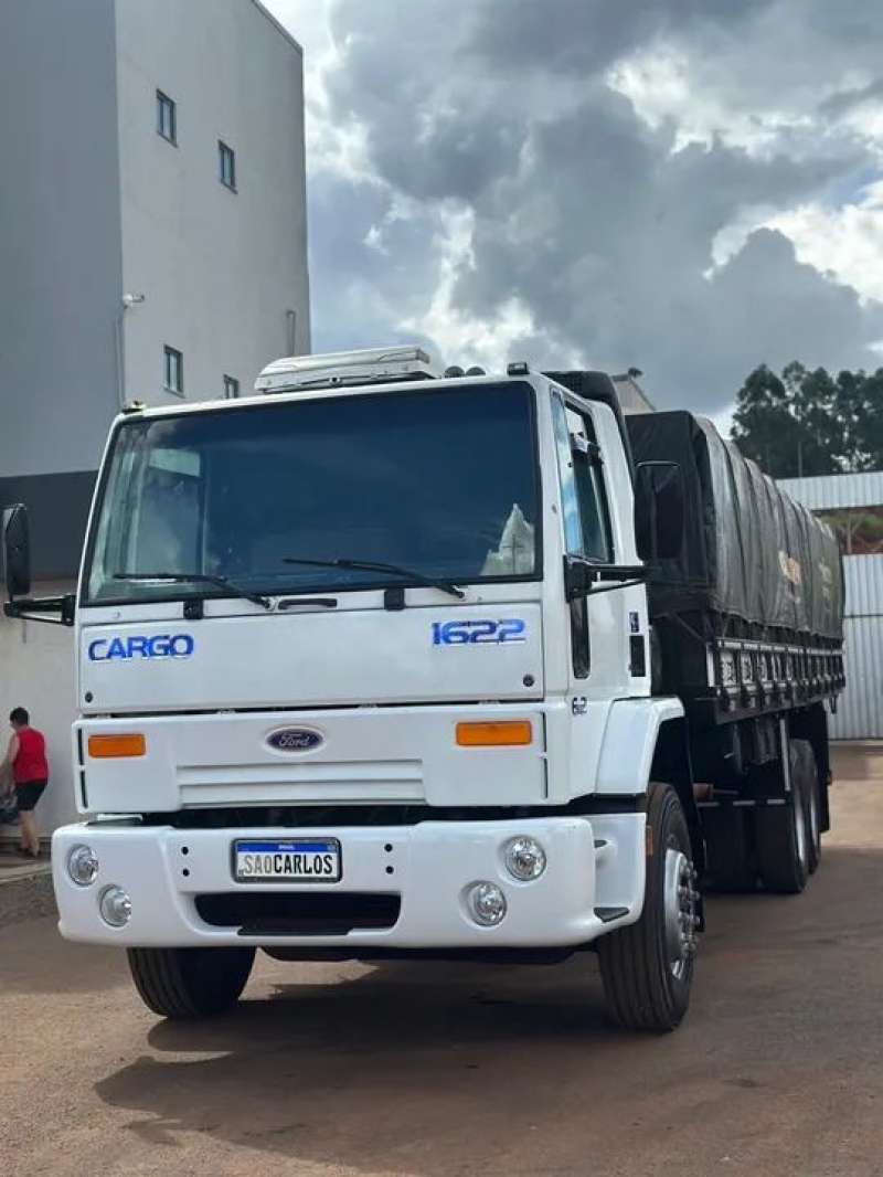 FORD CARGO 1622 T 3-Eixos 2p (diesel)