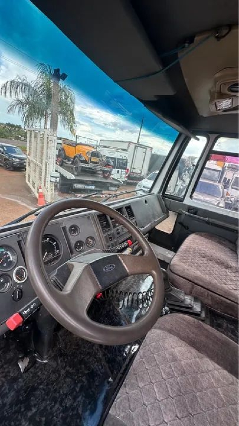 FORD CARGO 1622 T 3-Eixos 2p (diesel)