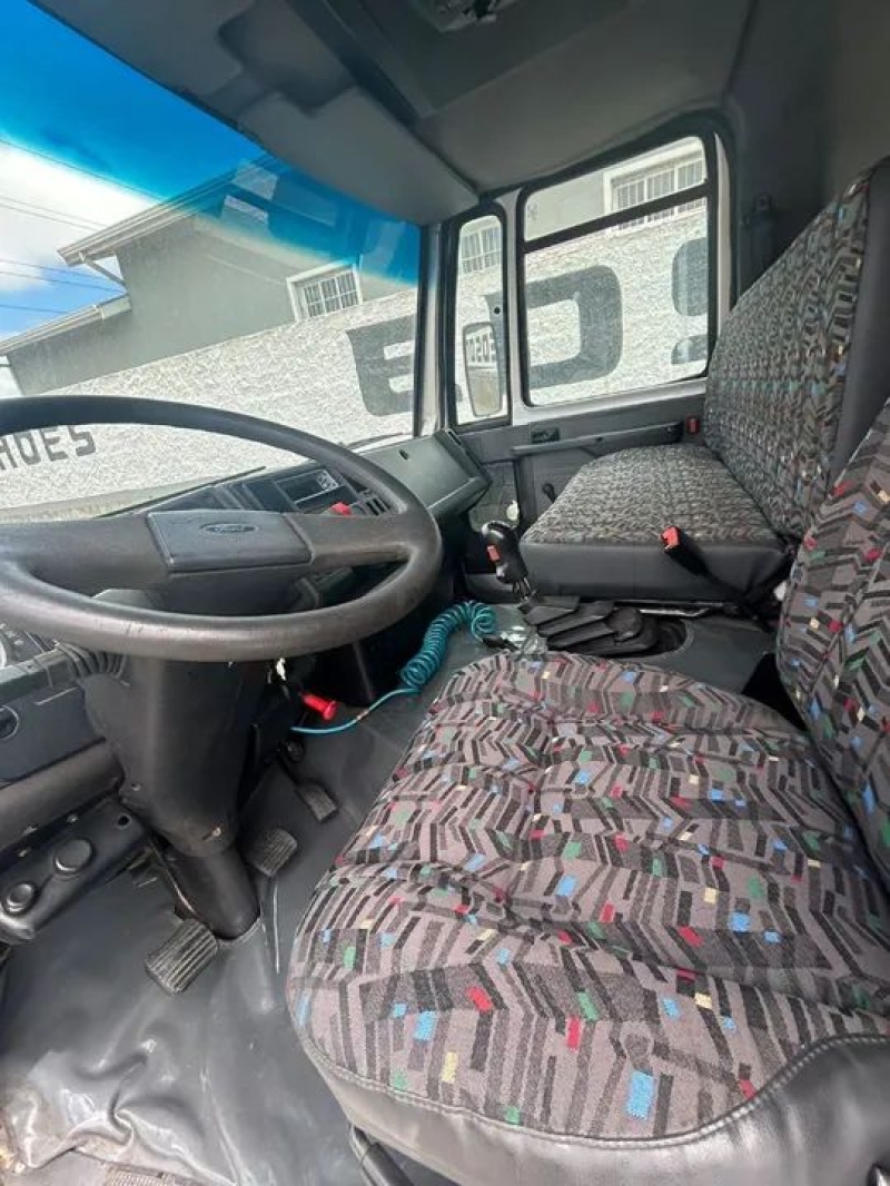 FORD CARGO 2422/ 2422 E 3-Eixos 2p (diesel)