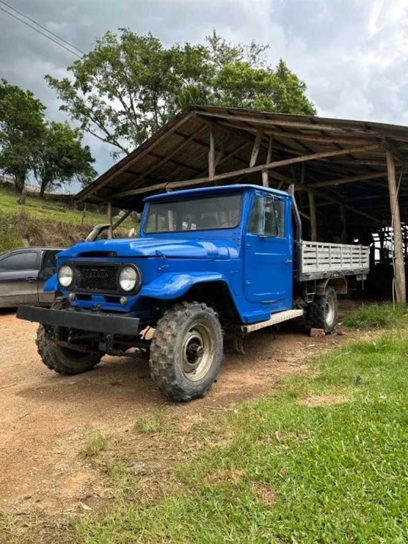 Toyota Band.Jipe Cap.de Aço Chas. Longo Diesel