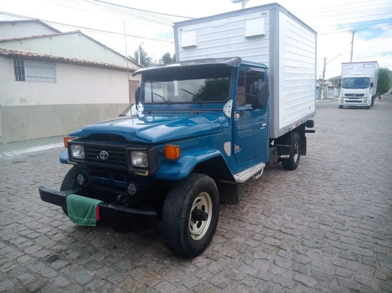 Toyota Band.Jipe Cap.de Aço Chas. Longo Diesel