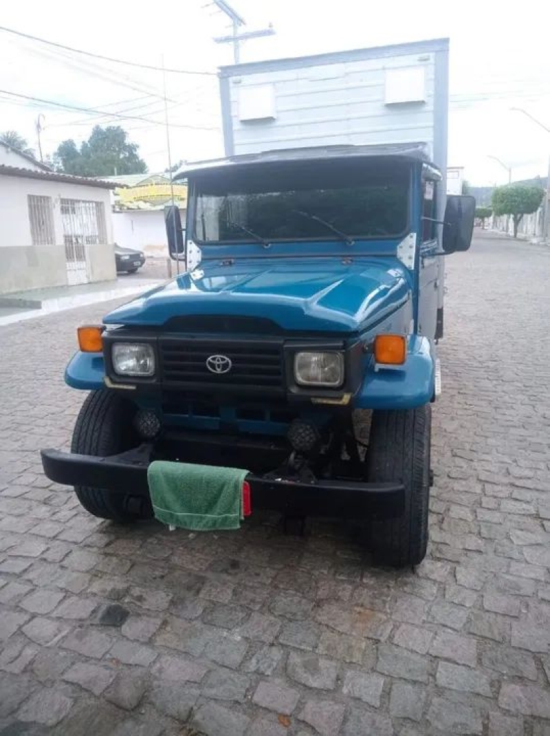 Toyota Band.Jipe Cap.de Aço Chas. Longo Diesel