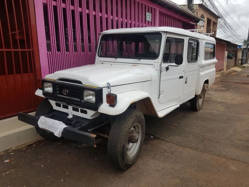 Toyota Band.Picape CD 2p Chassi Longo Diesel