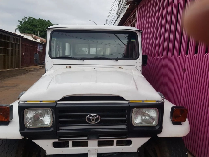 Toyota Band.Picape CD 2p Chassi Longo Diesel