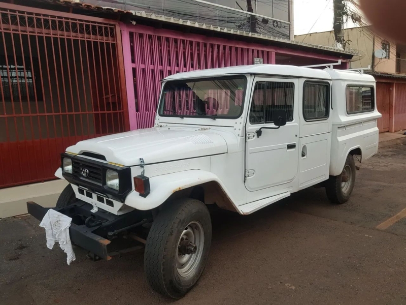 Toyota Band.Picape CD 2p Chassi Longo Diesel