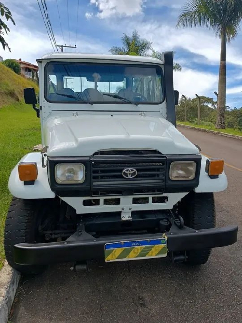 Toyota Band.Picape CD 4p Chassi Longo Diesel