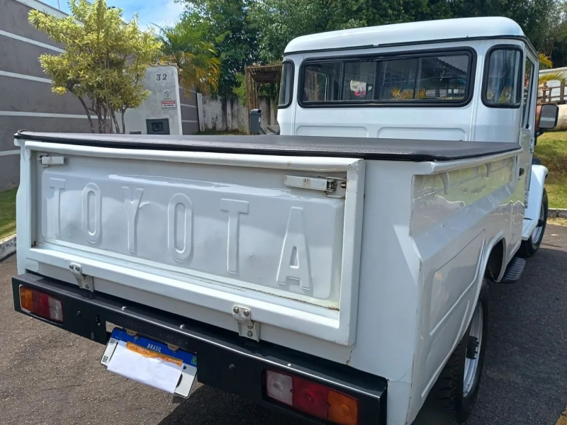 Toyota Band.Picape CD 4p Chassi Longo Diesel