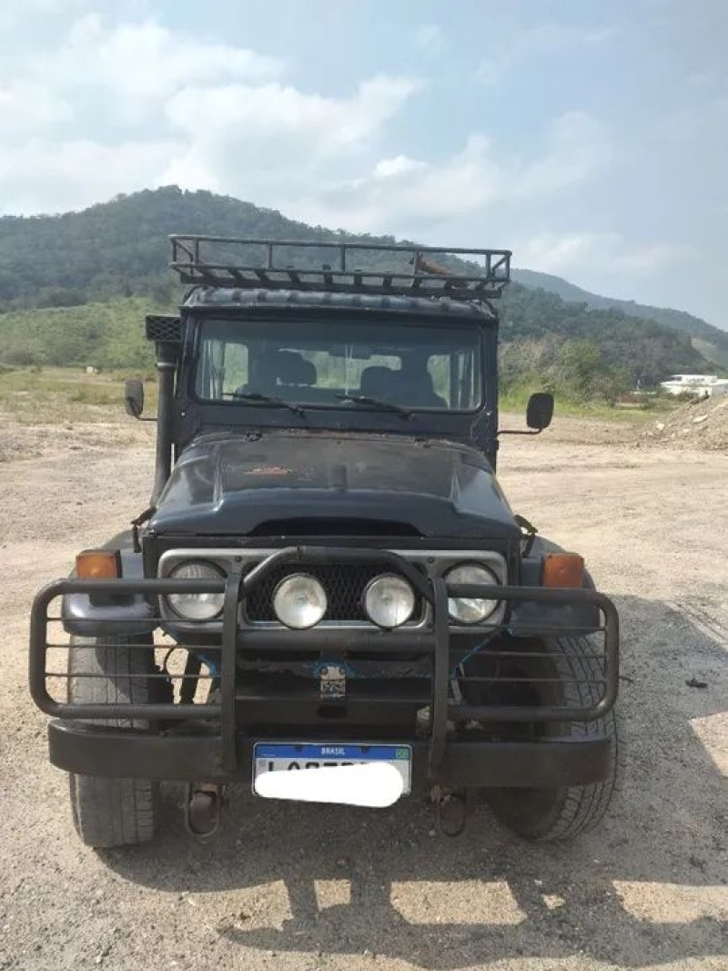 Toyota Band.Jipe Cap.de Aço Chas. Curto Diesel