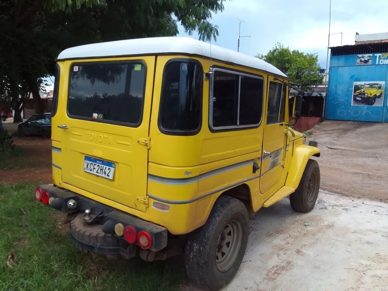 Toyota Band.Jipe Cap.de Aço Chas. Curto Diesel