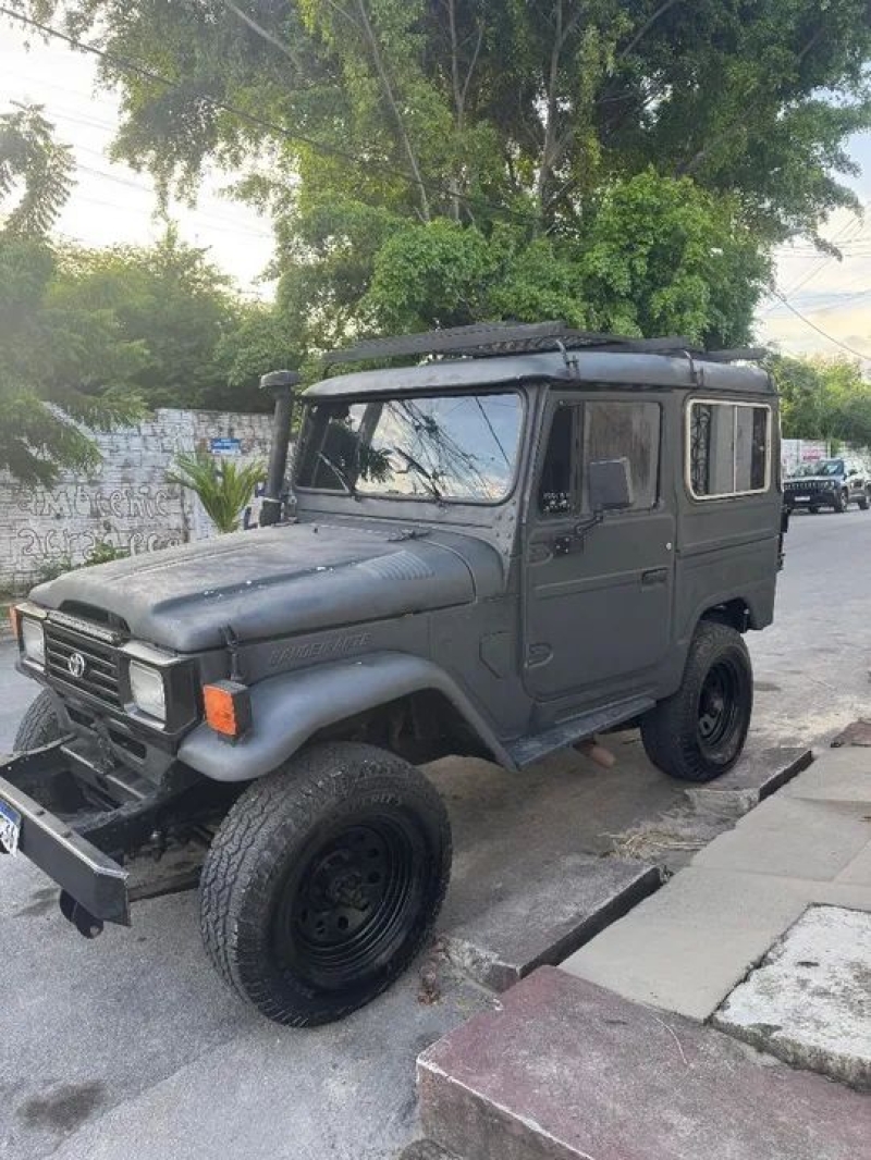 Toyota Band.Jipe Cap.de Aço Chas. Curto Diesel