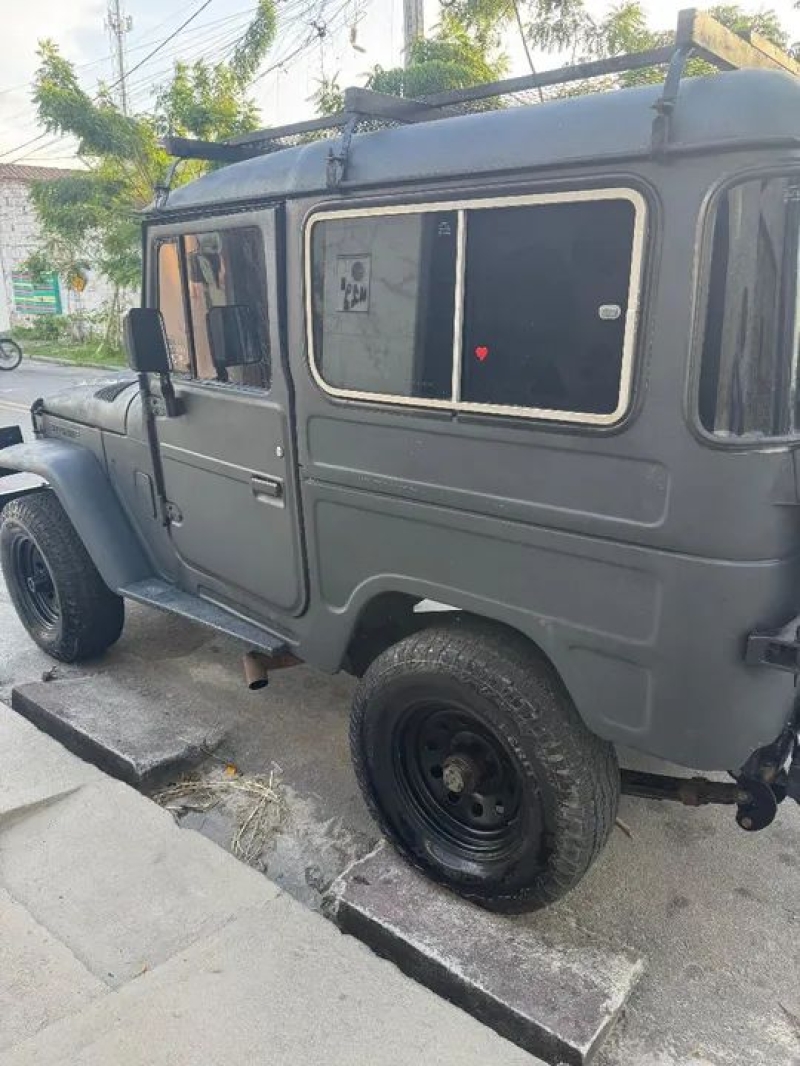 Toyota Band.Jipe Cap.de Aço Chas. Curto Diesel