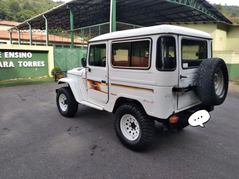 Toyota Band.Jipe Cap.de Aço Chas. Curto Diesel
