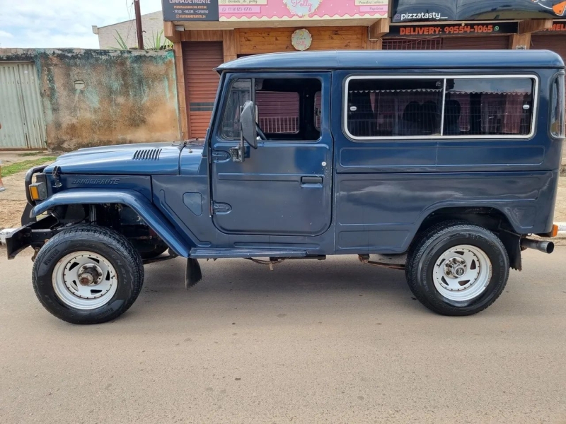Toyota Band.Jipe Cap.de Aço Chas. Longo Diesel