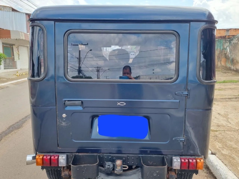 Toyota Band.Jipe Cap.de Aço Chas. Longo Diesel