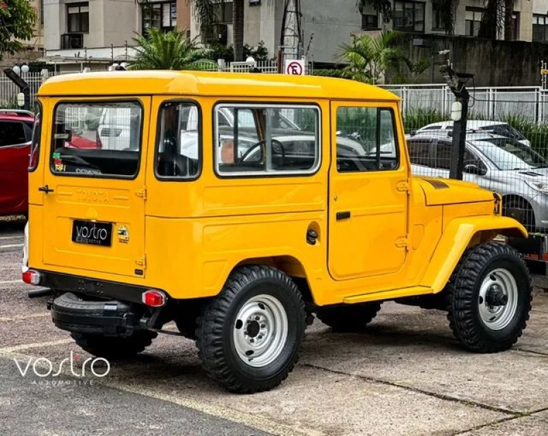 Toyota Band.Jipe Cap.de Aço Chas. Curto Diesel