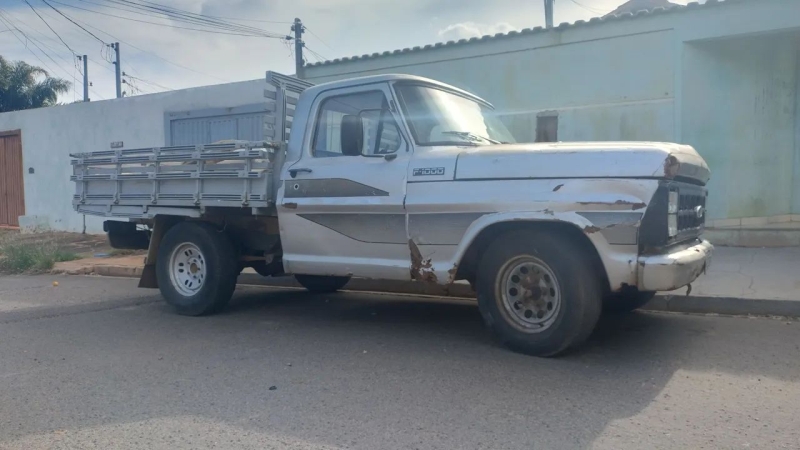 Ford F1000 diesel MWM