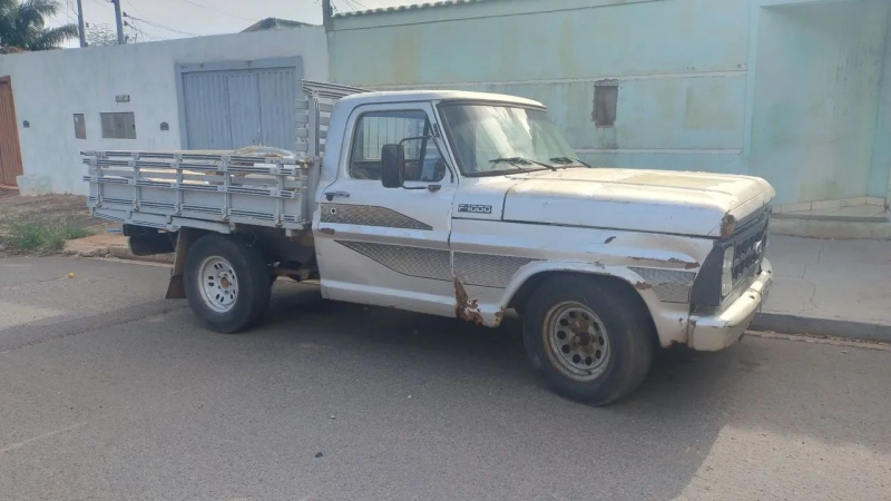 Ford F1000 diesel MWM