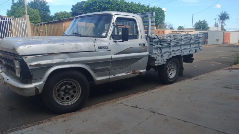 Ford F1000 diesel MWM