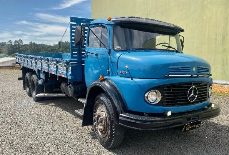 MERCEDES-BENZ 1111 3 eixos
