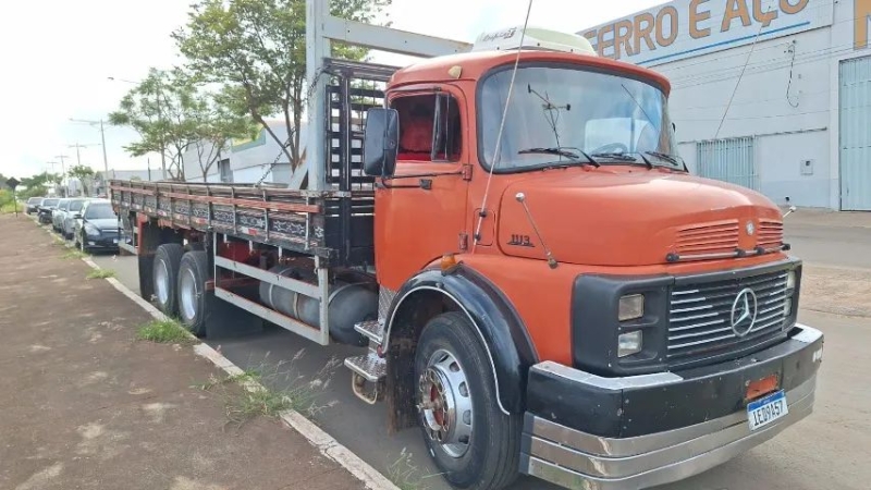 MERCEDES-BENZ L-1113 3-Eixos 2p (diesel)