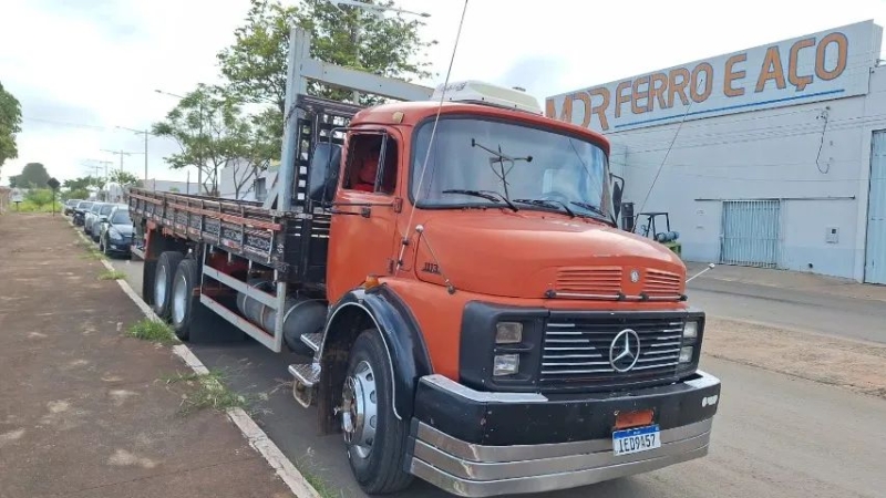 MERCEDES-BENZ L-1113 3-Eixos 2p (diesel)
