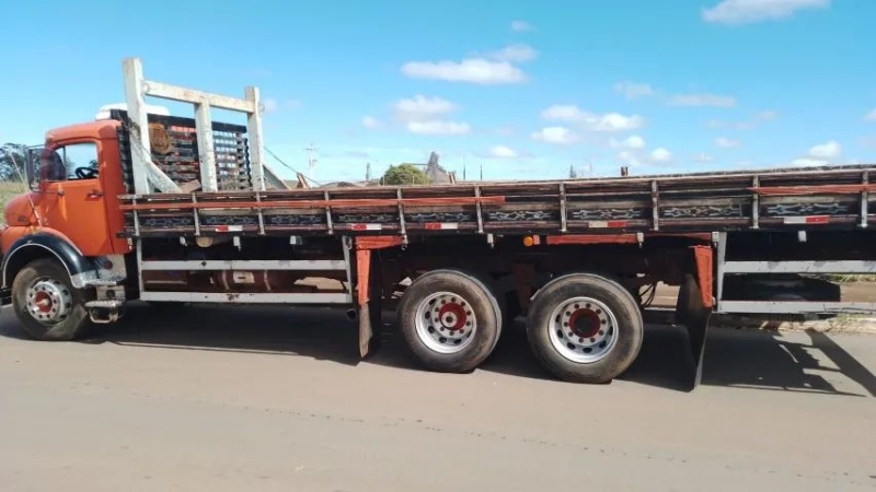 MERCEDES-BENZ L-1113 3-Eixos 2p (diesel)
