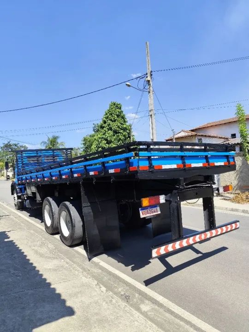 MERCEDES-BENZ L-1519 3-Eixos 2p (diesel)