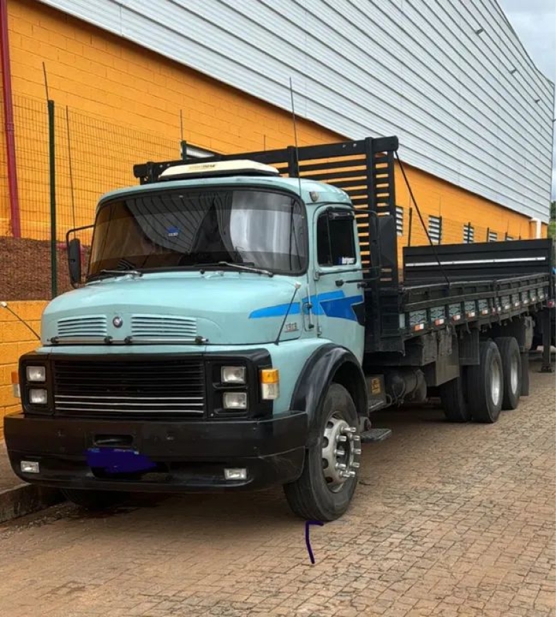 MERCEDES-BENZ L-1313 3-Eixos 2p (diesel)