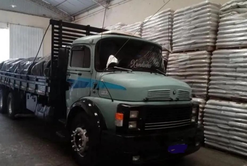 MERCEDES-BENZ L-1313 3-Eixos 2p (diesel)