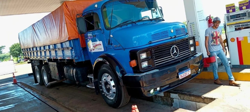 MERCEDES-BENZ L-1517 2p (diesel)