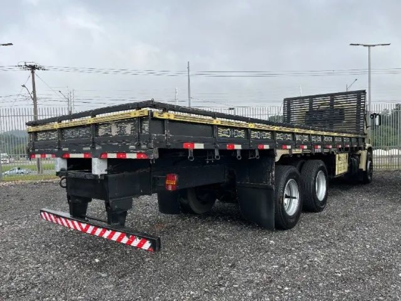 VOLKSWAGEN 23-220 6x2 3-Eixos 2p (diesel)