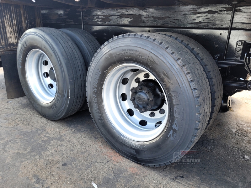 VOLKSWAGEN 24-280 E Constel. 6x2 2p (diesel)(E5)
