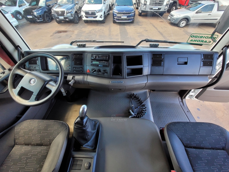 VOLKSWAGEN 24-280 E Constel. 6x2 2p (diesel)(E5)