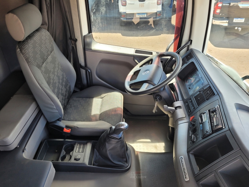 VOLKSWAGEN 24-280 E Constel. 6x2 2p (diesel)(E5)