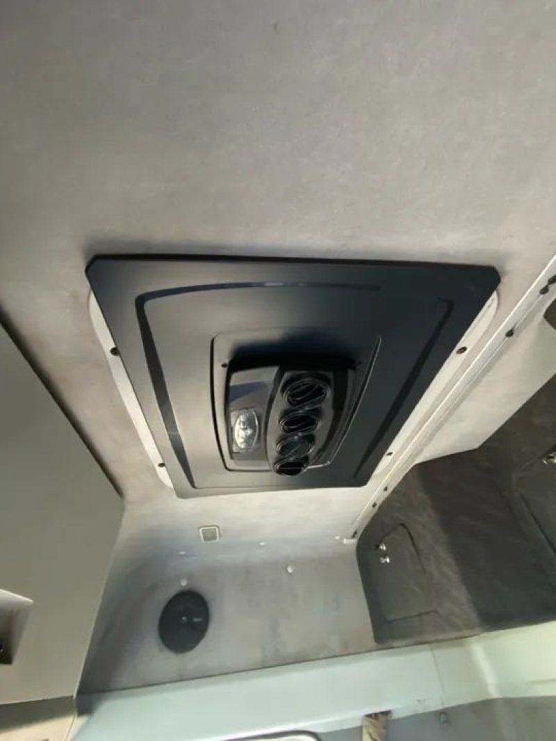 VOLKSWAGEN 24-250 E Constellation 3-Eixos 2p (diese