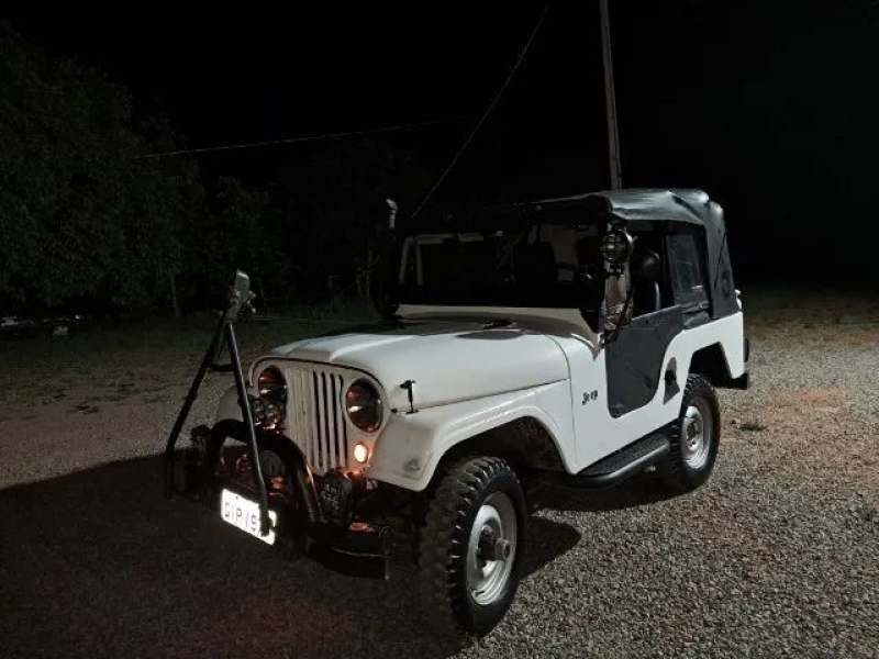 Willys Jeep 2.6 6 cil. 2P Gasolina