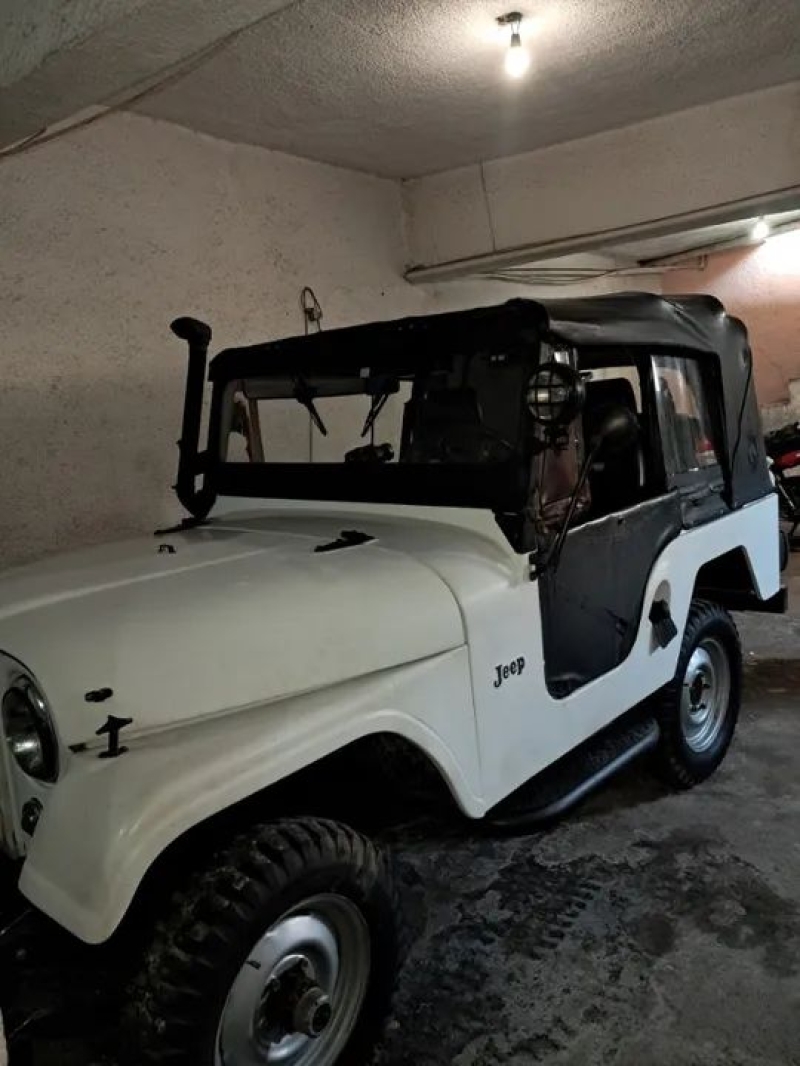 Willys Jeep 2.6 6 cil. 2P Gasolina