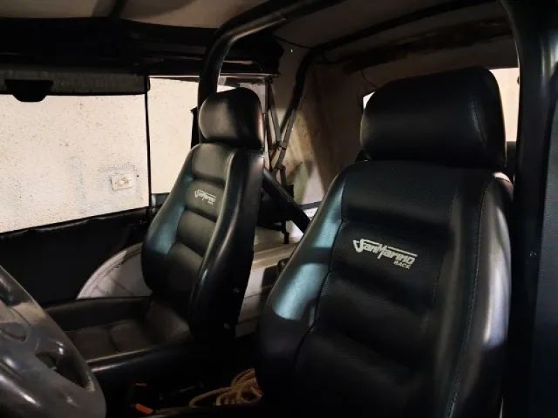 Willys Jeep 2.6 6 cil. 2P Gasolina