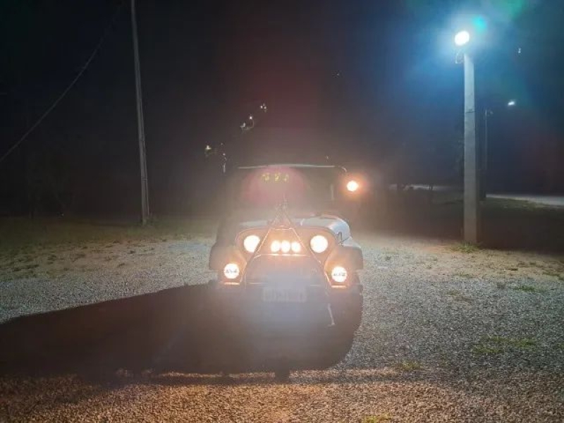 Willys Jeep 2.6 6 cil. 2P Gasolina
