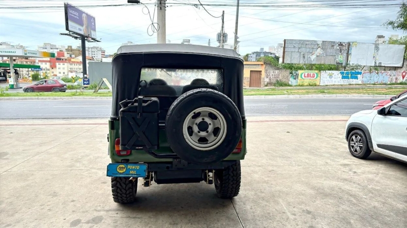 Willys Jeep 2.6 6 cil. 2P Gasolina